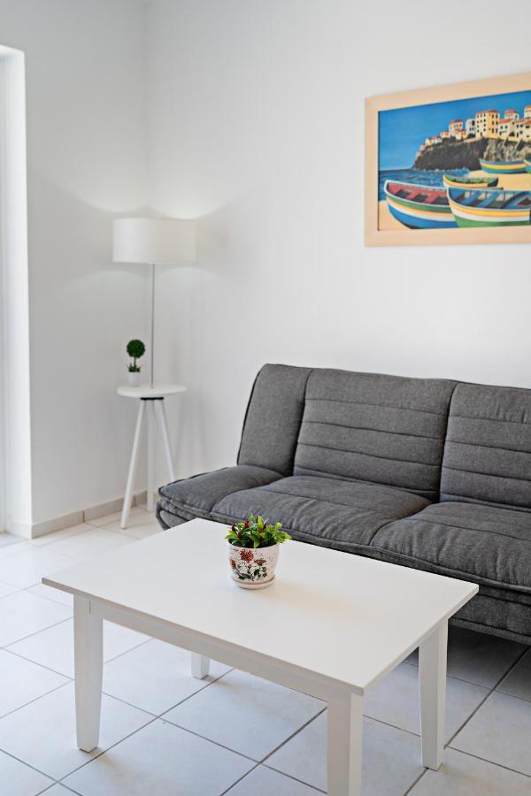 Azure Seaside Apts 매그니샤 외부 사진